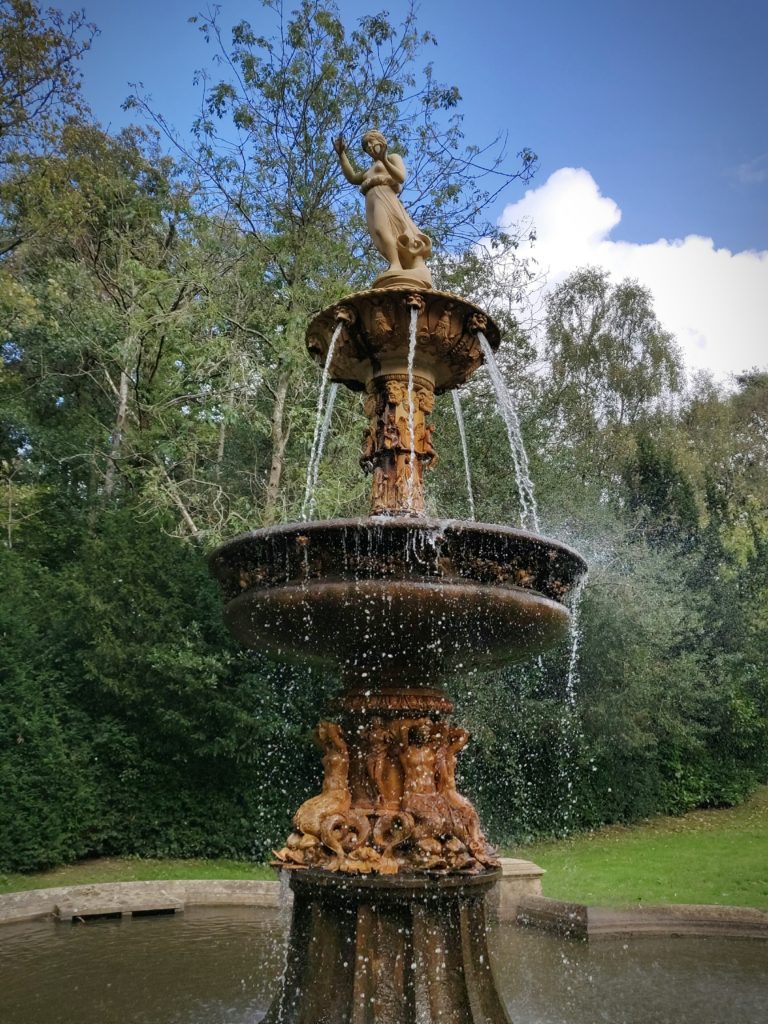 Dunorlan Park fountain