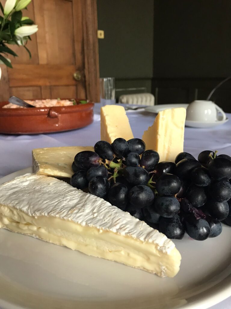 Cheese & grapes